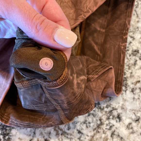 Lululemon Energy Bra Long Line Ice Dye Support, B–D Cup - Picture 4 of 6